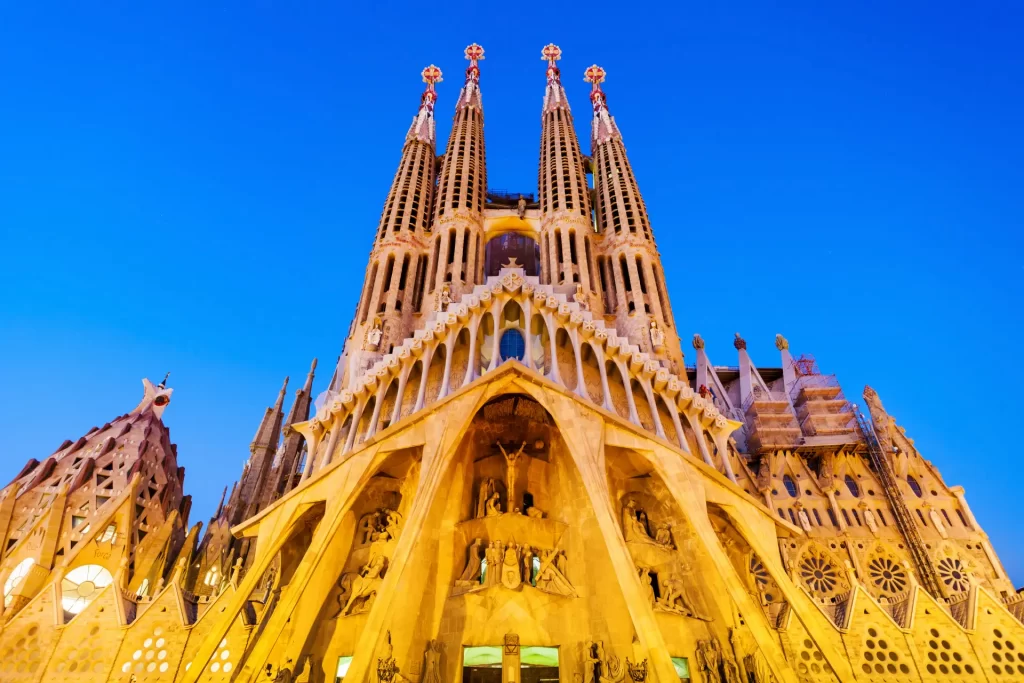 La Sagrada Família at dusk in Barcelona – Barcelona city travel tips guide